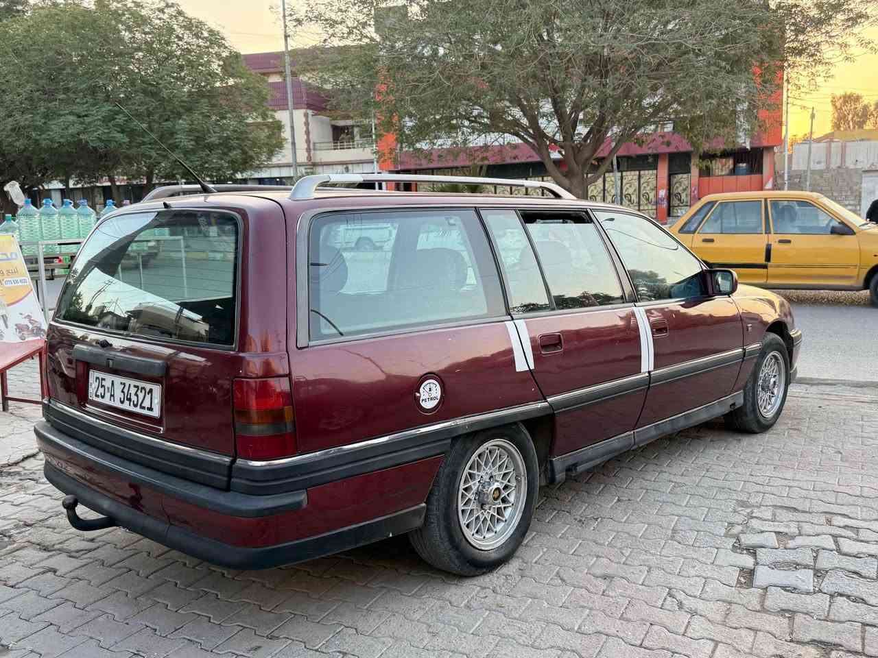 اوميكا استيشن 93رقم كركوك مشروع وطني سنويه رقم جديد محرك 20 شرط تحويل سعر 38 ورقه عنوان كركوك شورجه رقم موبايل *********** او *********** كركوك, العراق
