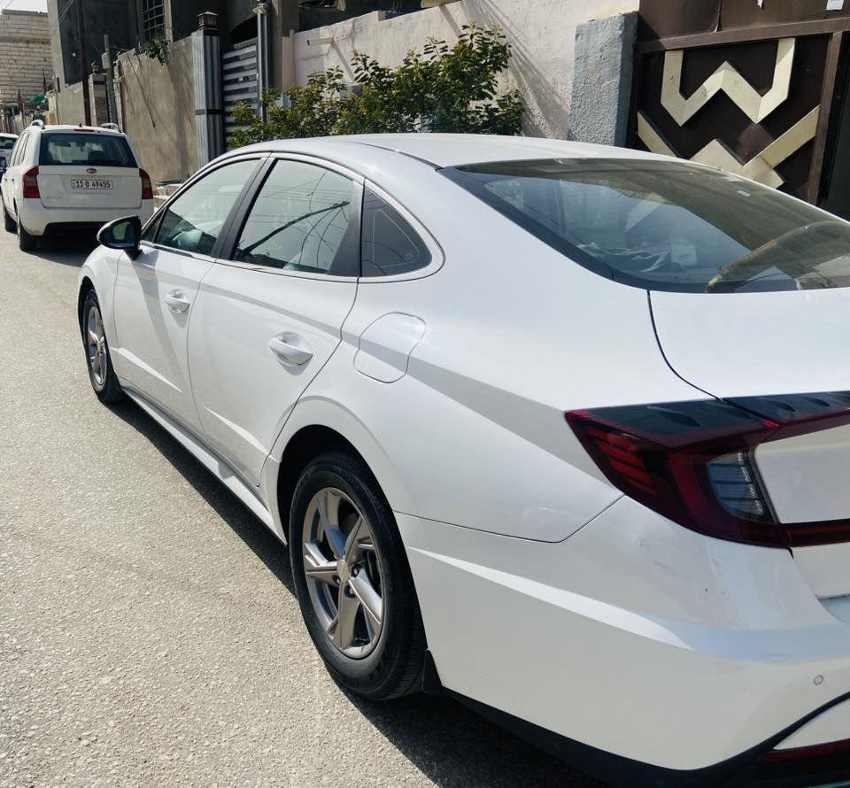 سوناتا خليجي ٢٣ ماشية ٦٥ الف  سيارة جديدة كلش  مبدل چاملغ بلادي صفحة  السايق بدون داخل  ،مواصفات السيارة عادية 
السعر ١٧٨ 
مكان السيارة ،النجف
رقم السيارة ،اربيل 
واتساب ***********
