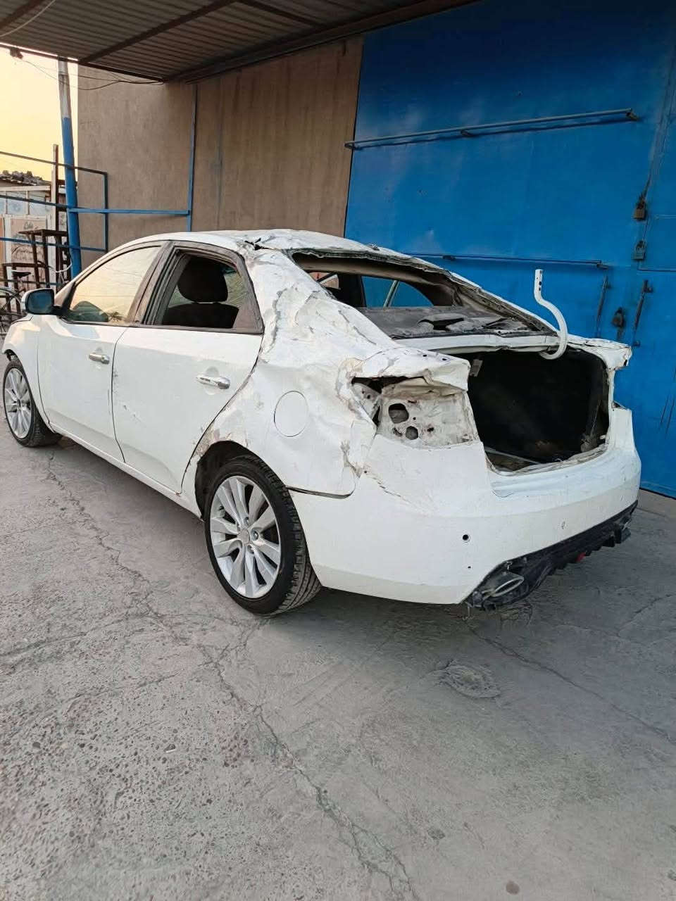 سلام عليكم
سيراتو موديل ٢٠١١

تنباع على وضعه

مكينه ١٦٠٠مكينه وكير جدد 

سياره شغله وتمشي تراي وين مايعجبك 

تخم تاير صدر حداديه جدد

رقم سليمانيه جديد 

سعر٤٢وبيه مجال 

مكاني بغداد الكاظميه 

هـ ***********
