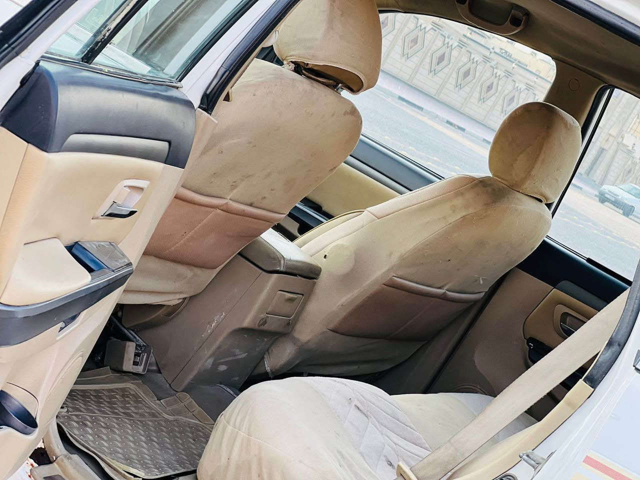 ريفال مديل 2013 سعر 50وبيه مجال للاستفسار الاتصال *********** مكفوله من ضربه وتبديل بيهه صبغ نص باب  ولباقي مكفول مواصفات داخل بيجي تحكم ستيرن حساسات خلفيه مري كهربائي شاشه يباد كامره دواره مكينه 2400مكينه وكير مكفولات حداديه جديدهه تخم تاير جديد تبريد شغال ثلج سياره جديده وجاهزه وأي نقص مابيهه رقم نكليزي سنويه 30مشروع وطني مكان سياره كربلاء المقدسة كربلاء, العراق
