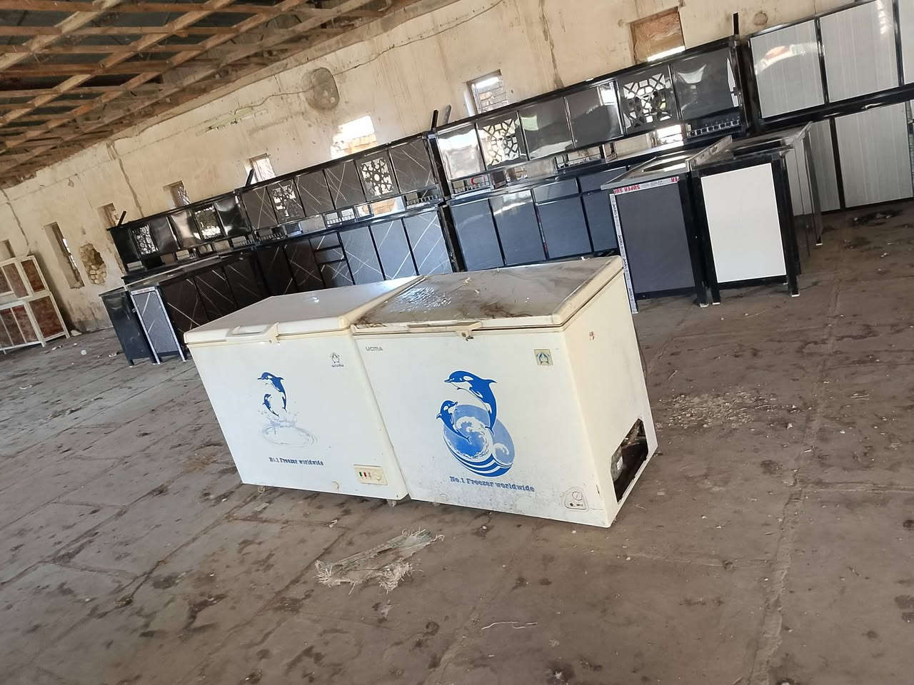 ياالله وصلت وجبت ثلاجات ومجمدات شرط نضافه وعل فحص ضمان سبوع مكاني شيخ حمد طريق زملت حمدي مقابل وكيل عادل عبوو توجد خدمة توصيل *********** معرض البيت الذهبي
