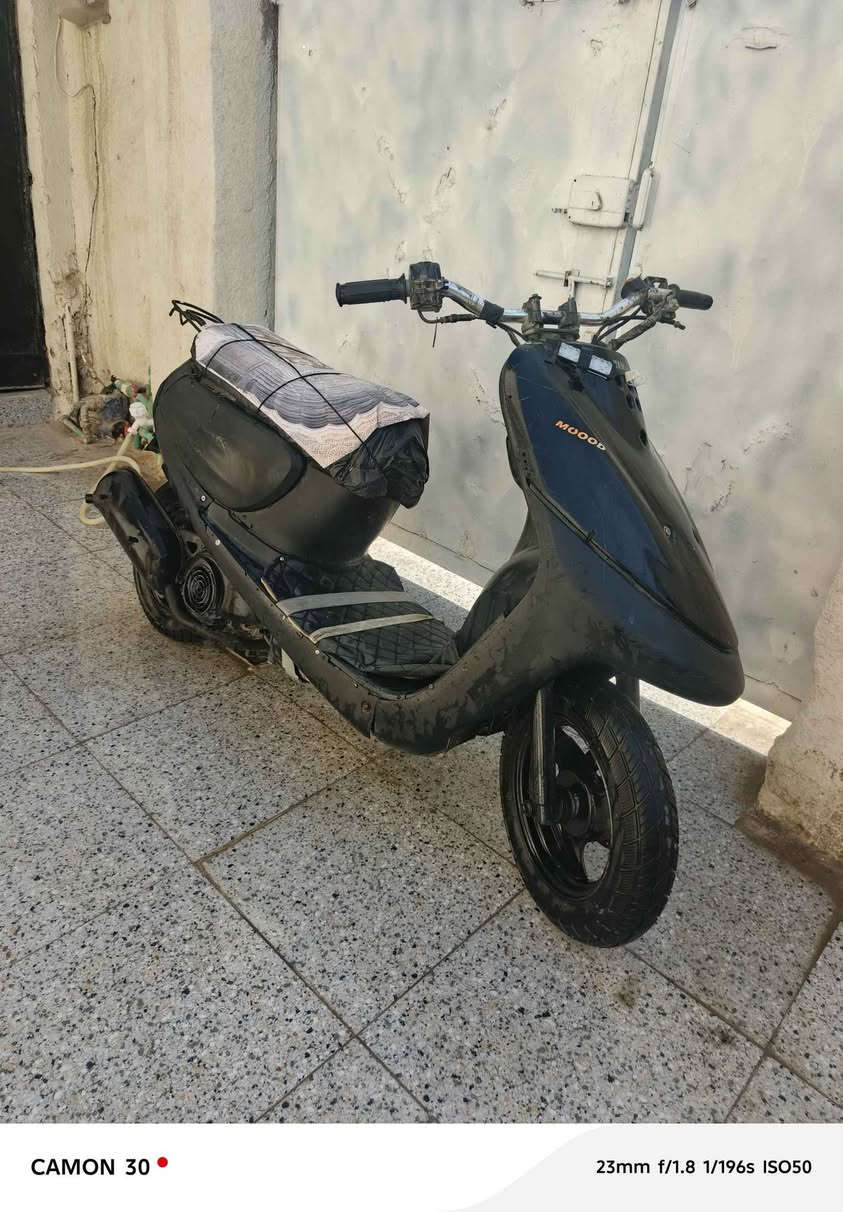 سلام عليكم
دراجه منغولي نظيفه للبيع او المراوس
 بريك وكهربائيات شغاله
هورن+شلعه حلوه +سلف شغال عوزه شخاطه
السعر155 وببها مجال للكروه
ناصريه مركز قرب مستشفى القلب
*********** الشطره, ذي قار
