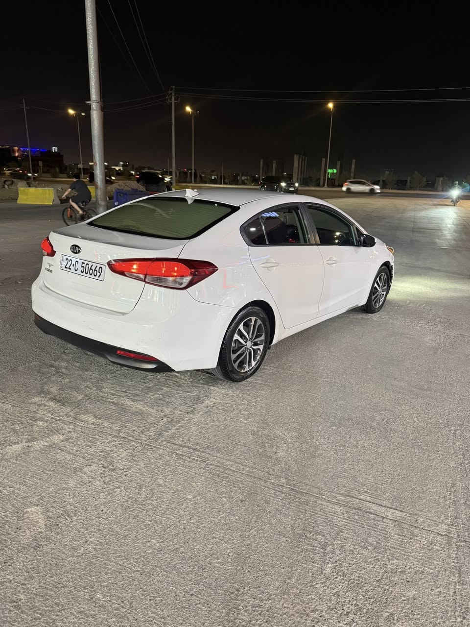 فورتي 2017
رقم اربيل هزة ورقم وسنوية جديد بأسمي

مكينة وكير بحالة جيدة

مكينة 2000 دوش

بدون ضرر فقط صبغ ( باب السايق والخلفي ) ومباوك بالجاملغات على كد شبر
السعر 112
مكاني بغداد البياع ***********
