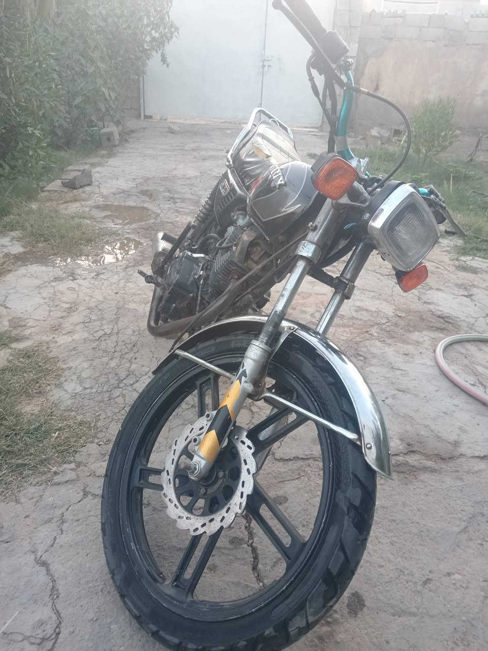 دراجه سيفان  موديل 20  كلك دراجه كامله مكمله دراجه رياضيه ستير الرياضي صالونصه رياضيه تطلع نار //ضفيره جديده بيها بيها لايتات جدد اشاير  تانكي جديد دراجه خير من الله تخم تاير جديد الدق هندر واحد تطلع الظفيره بس ما مشكله الفيش لان ما اعرف شو اسويهن كهربائياتك كلها شغاله شرط هندر واحد تشتغل مكان ديالى خان بني سعد متواجد فيس واتساب وخط رقم رقمي رقم *********** السعر خاص وان شاءلله بيه مجال
