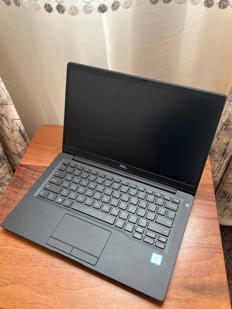 Dell نظيف بس بي مشكلة ماعرف شنو تركته تقريبا 4 ايام ورجعت ميشتغل وديته تصليح بدل بايوس فحص كلي خلل بلبود شوف غيري يصلحه الك وتركته 
مواصفات 
شاشة 14 
cr7 8th 
Ssd 256 
ram DDR4 8
ips 144 

مع جنطة وشاحنة الاصلية والهارد مفصول بي كم شغله بس اسحبهن 
السعر 125 الف قابل للتفاوض
وللامانة مالي خلك اصلح وممتفرغ ابدا
مكاني بغداد البياع 
***********
