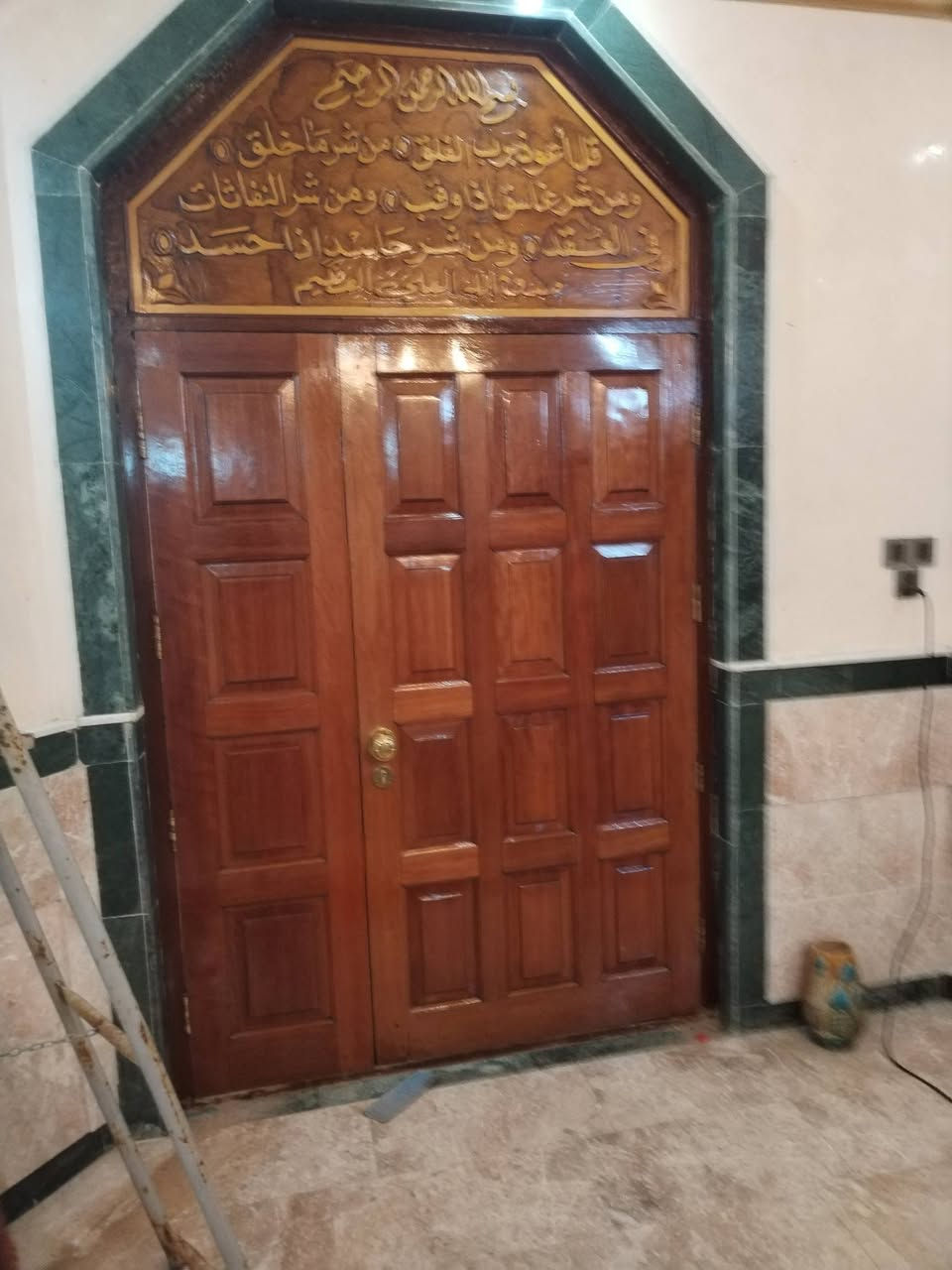 السلام عليكم اليريد تصليح اخشاب أو صبغ غرفه صاج أو بوب كافت تصليح وصبغ الخشاب بخدمتكم وين مجان اشتغل وسعار مناسبه شغلي موقعي بلبيوت وين مجان بخدمتكم والتزام بلمواعيد رجال اريد اعيش عل باب الله وين يصير رزق اروح اشتغل *********** وتساب
