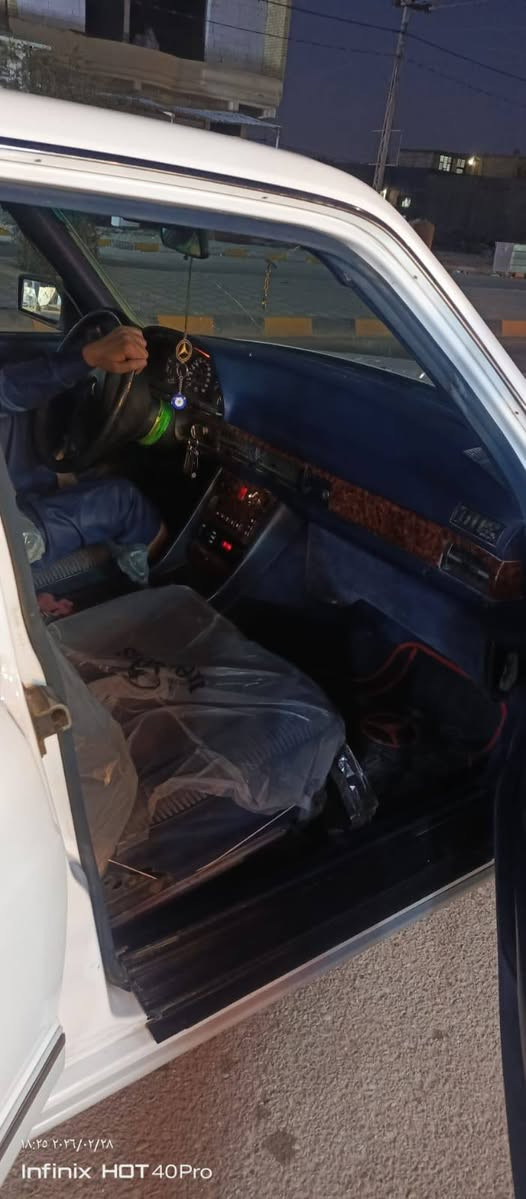 *للبيع مرسيدس 300 رئاسي*

*المواصفات:*
- موديل: 1988
- رقم: بغداد
- مشروع وطني
- سنوية لل 2027
- شرط تتكاتب مع المالك الشرعي
- كير، محرك، سبير كهربائيات، دواخل: شرط شركة
- تخم تاير جديد
- حدادية نظيفة مع دبلات وباقي ما يتعلق بالحدادية الامامي والخلفي جبتهن بالجنطه الشراي اذا يريد يشدهن 
- سنتر لك
- السيارة تعجب الشراي
- كتلوكات السيارة موجودة

*المكان:* واسط، صويرة

*السعر:* 65 وبيها مجال

*للاستفسار:* ***********
