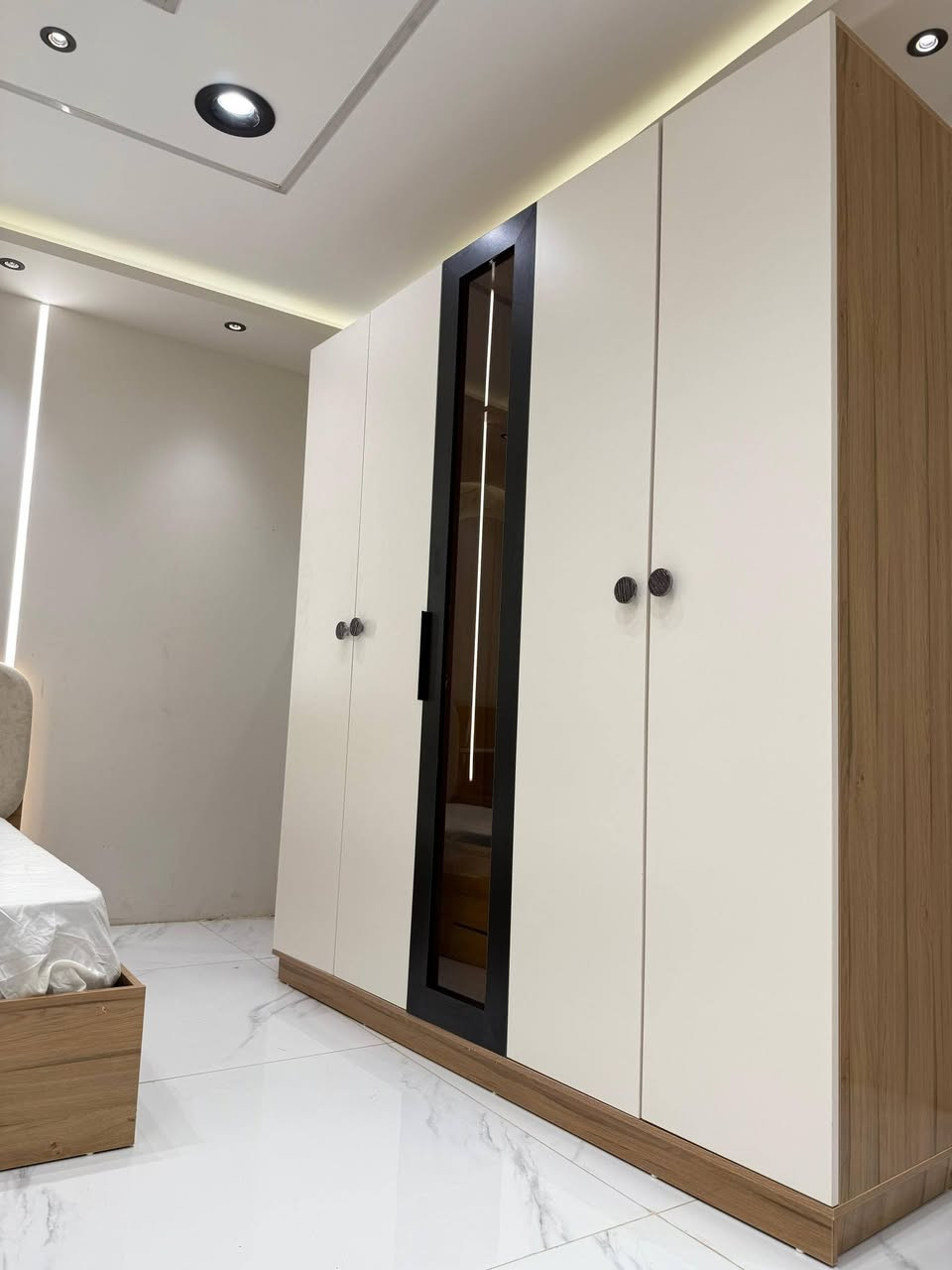 بعض القطع الفنية لاتحتاج الى وصف .😍.
فجمالها ودقة ابداعها يغني عن كل الكلام...,😍
 تركي  اصلي المنشأ بتصميم راقي يحقق كل ما تتمناه🥰
🌷كل هذا تجدوه لدينا🌷

#اثاث_عصري #اثاث_كلاسك #موديلات #فخمه 

✨ مــــجمع  السند يقدم لكم غرف نوم شبابي 

        

كل ما هوا جديد ومميز تجدونه  مجمع السند😍

العنوان تكريت شارع الزهور مقابل احمد العبيدي........

          لسنا الوحيدين لكننا الافضل 😍
الاستفسار اكثر يرجى مراسله الصفحه او الاتصال بالأرقام التاليه 
***********

***********
