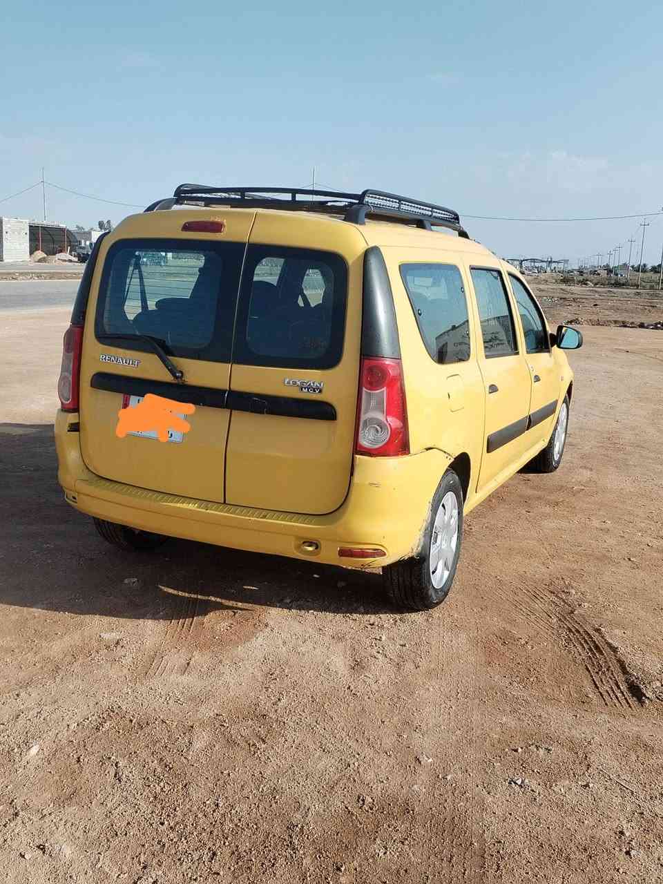 رينو البيع رقم واسط موديل 2011حداديه جديده مشط جديد تخم تاير جديد سياره حلوه مصغره هيئه وغرامات السعر 45وبيه مجال رقم الموبايل ***********
