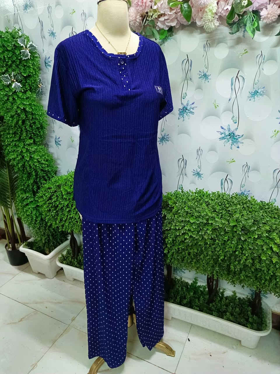 تراكات صيفيه راقيه و خامه بارده و الوان اتجنن و اسعار مناسبه  🧡🧡🧡


**إذا كنت صاحب هذا الإعلان وتريد حذفه لأي سبب، رجاءا أرسل رسالة إلى الدعم الفني**