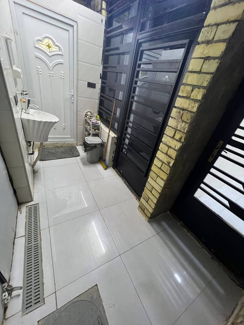 بيت 🏠 بناء ٢٠٢٥  مساحة ١٠٠ متر واجهه ٥ نزال ٢٠ 
طابق واحد 1️⃣ محلة ٣١٧ رقم دار ٢٠٤٢
خدمات مي مجاري وكهرباء 
رقم الهاتف ***********
