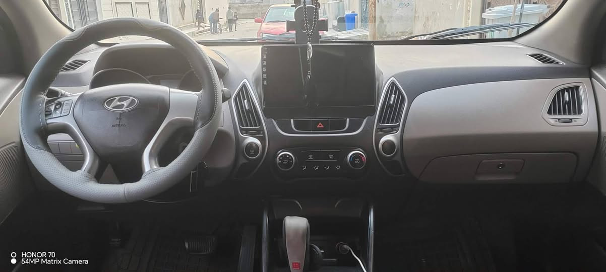 السلام عليكم توكسن للبيع
موديل 2011 سياره  رقم نينوى مميز اربع أرقام 
مواصفاتها سقف بانوراما تحكمات 
استيرن كاميره تغليف الارضيه جلد ومع مضخم صوت 
كير محرك شرط  
الضرر بارد شبر باب النفر  
السعر 140 وبي مجال 
العنوان موصل هيما ستي***********
