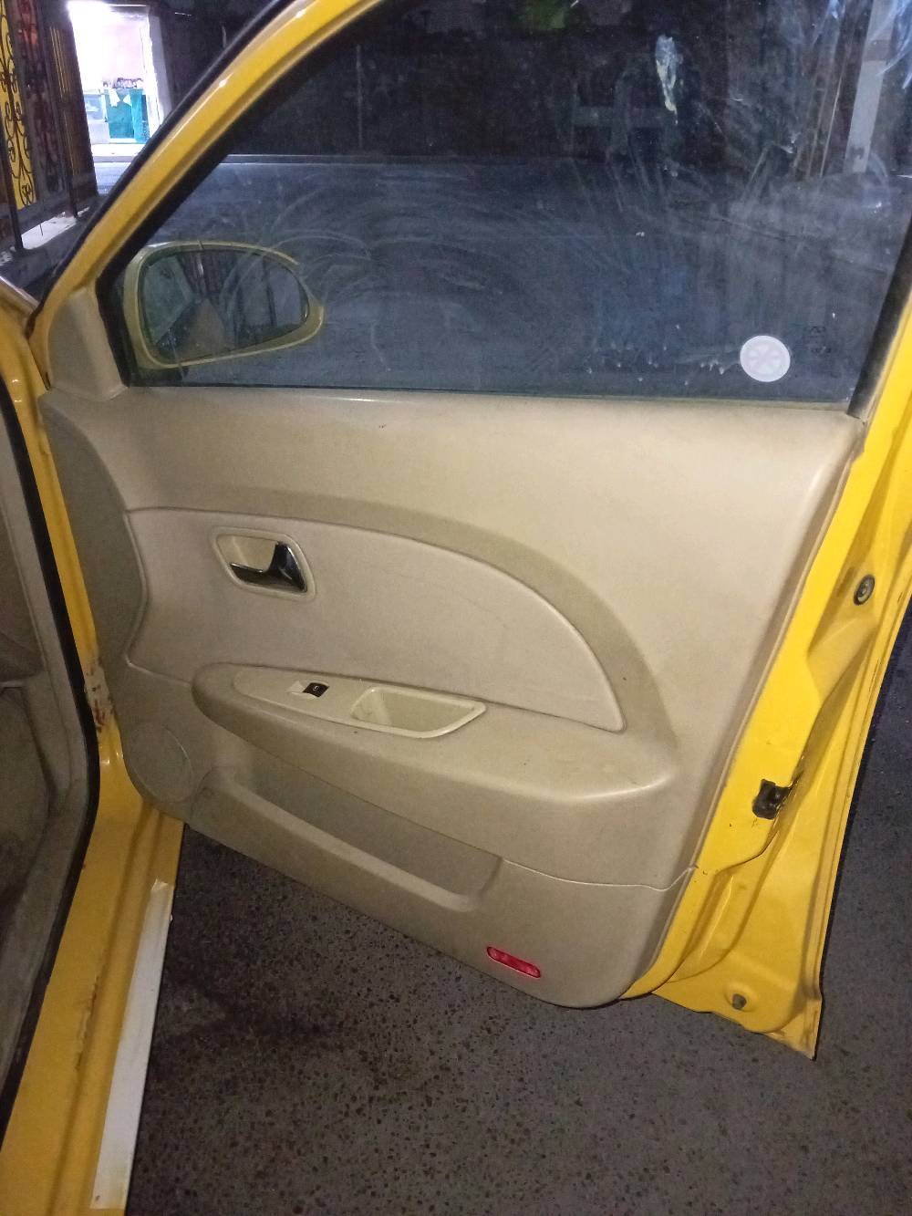 شيري فلايوين ٢٠١٢ بغداد اجرة سنوية تنتهي ٢٠٢٧ مكينة زينة تفحصها بنفسك الكير الثاني يفلت بسبب القليج دواخلها نظيفة دشبولها ملة يشتغل الحدادية ٨٥% البيع شرط التحويل يعني مكاتبة مرورية وتحويل ملكية السيارة مكانها السيدية