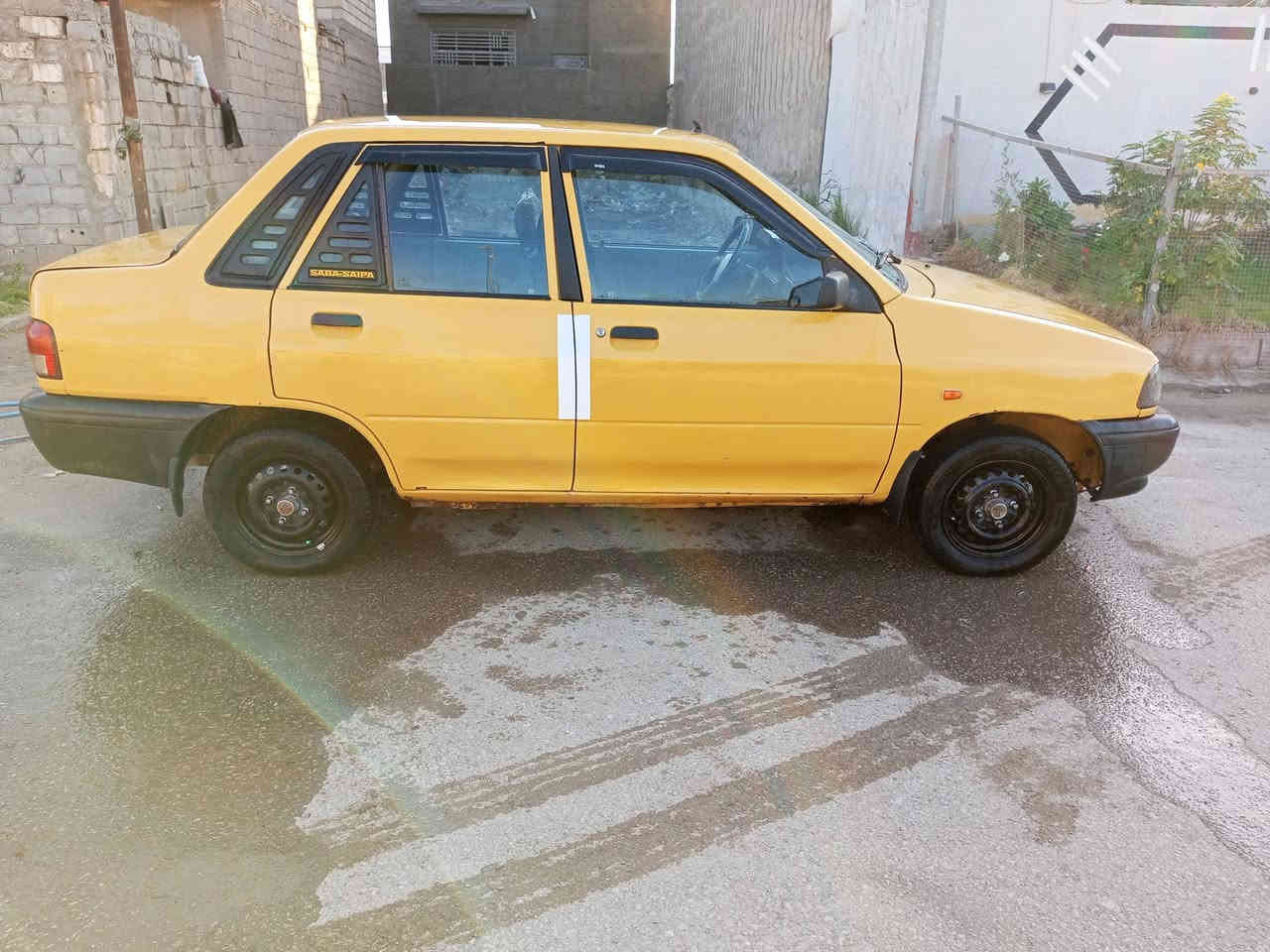 السلام عليكم عندي سايبه موديل 2011السياره مداورة ما يعجبك السعر 28وبيها مجال حك الجيه***********
