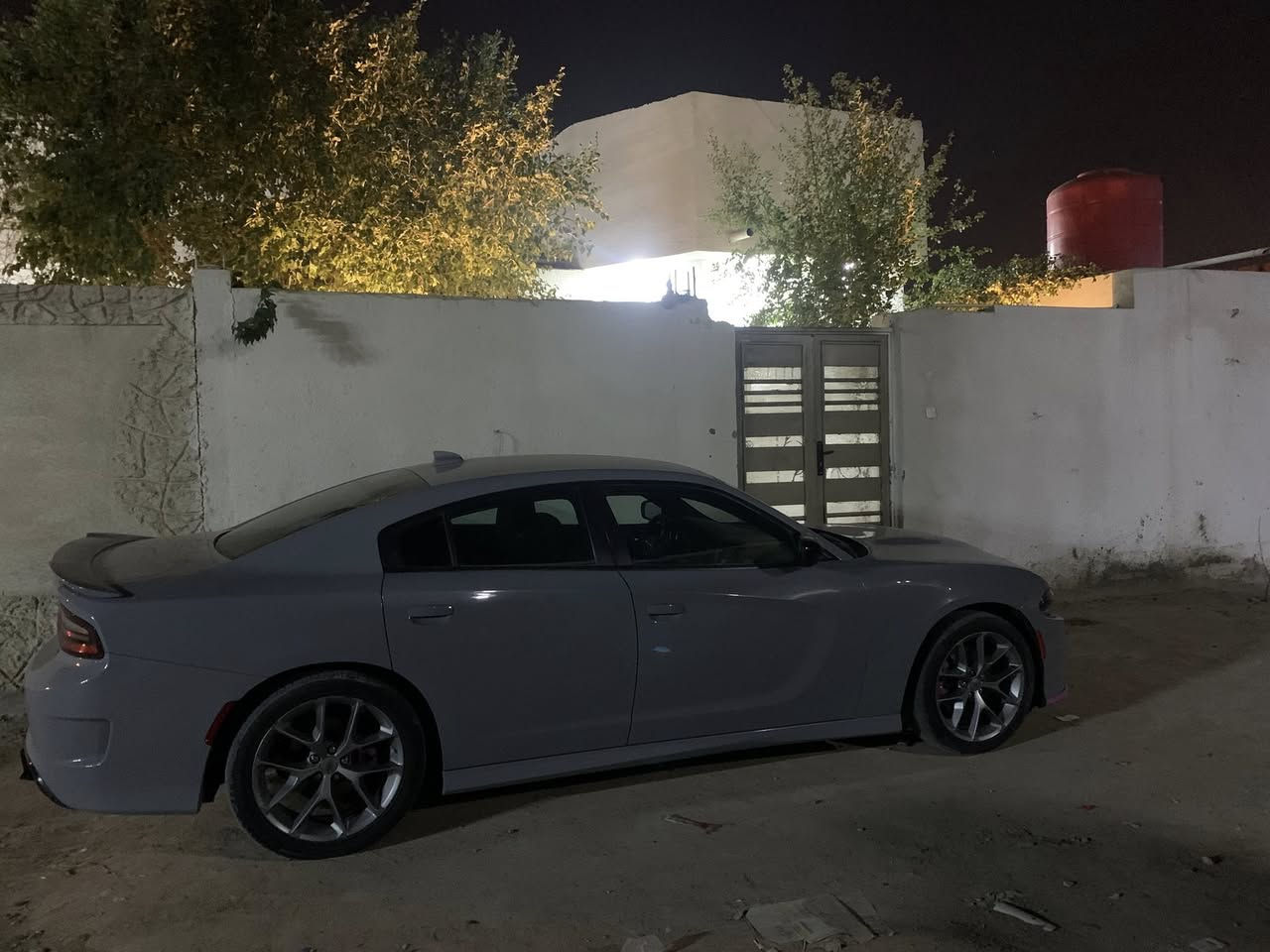 جارجر جي تي ٢٠٢٢ 
حادثها جاملغ ايمن وطرف بنيد   سيارة نظيفة  وجديدة وعلى ايدي حتى طريق خارجي ماطالع بيها مابيها اي نقص كلشي مكفول دواخل نظيفة مابيها اي نقص 

الاستفسار *********** 

السعر 285  وبيها مجال هواي للشراي
