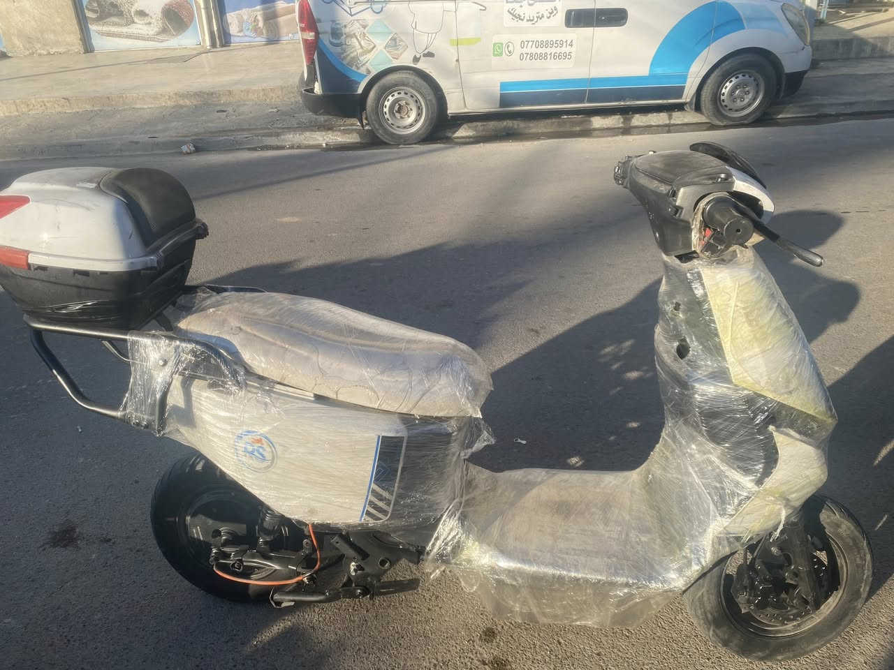 سلام عليكم 
شباب دراجه rs  وحيده ب العراق 7 بطاريات دبل  فقط الr/s 
 بطاريات جديد فولتيا كامله 
صندوق  داخلي و صندوق خارجي  سرعتها ٩٩ عداد 
حقيقي ٦٥  
ب الشحنه الوحده تمشيك ٦٠ كيلو 
  مميزات 
اشارات 
أضويه كامله لايتات 
٣ سرعات 
شلعه قويه 
و شاحنه اصليه مال دراجه 
ضربتها فقط ويل بي عواجً خفيف ميأثر عليك ب المشي 
وًبيكم تشوفون الصور فوك سعرها ٥٥٠ و بيها مجال  
مكان  بغداد حي الجامعه 

رقم التواصل *********** واتساب
