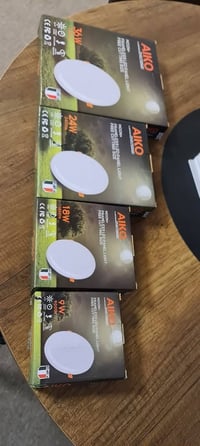 أنوار ألوادي • عقد النصارى • إلكترونيات