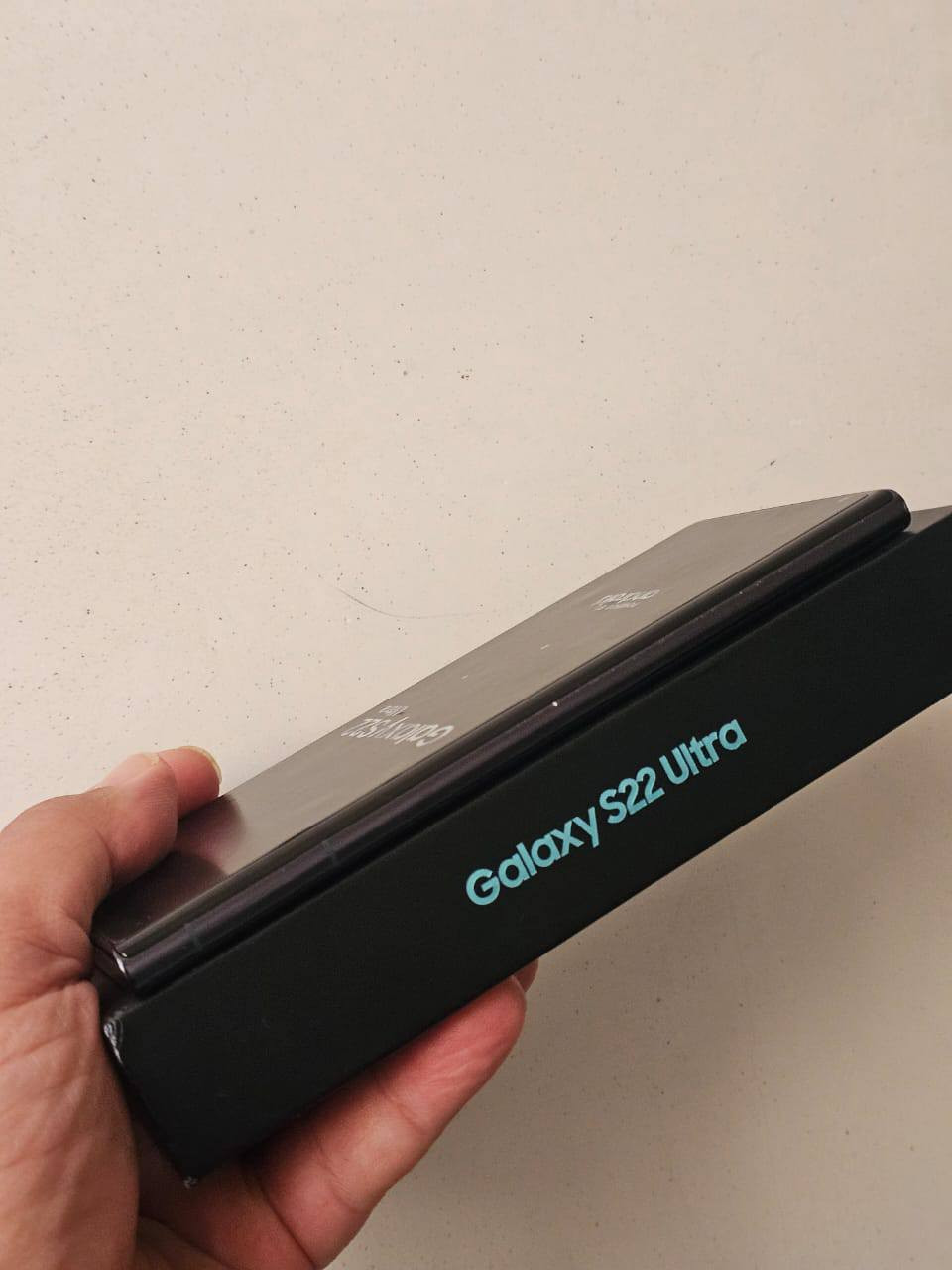 سامسونج 22 الترا زيتوني 
نسخه الأمريكيه 
دبل شريحه 
اذكره 512 
للبيع فقط 
مكاني بابل المركز 
توصيل ماكو 
سعره  560 
اتصال فقط ما موجود على نت 

***********
