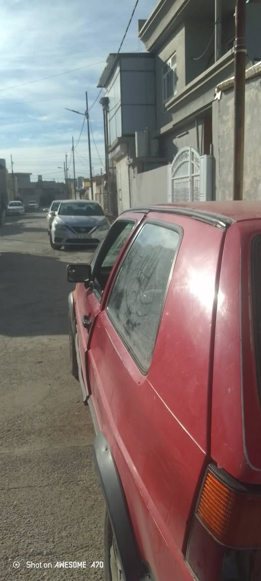 السلام عليكم كولف للبيع موديل 1987رقم نينوى دولي شرط التحويل سيارة كامله ماينقصه أي شي سعر 22وبيها ***********
