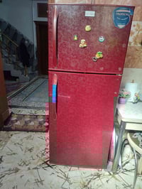 لدينا ثلاجه ومجمده للبيع شرط الشغل للتواصل على هذا الرقم 07809336133