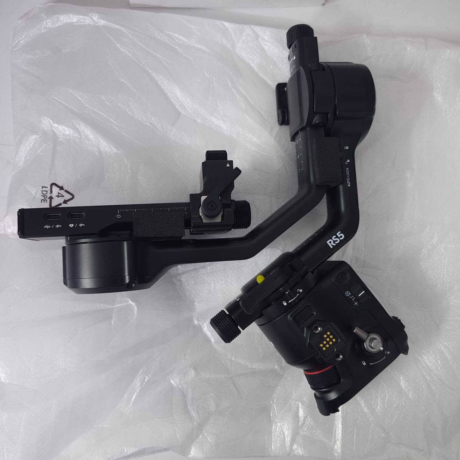 Dji Ronin rs5 رونين
شبة جديد فقط مفتوح من الباكيت طلعت بي مرتين فقط
مكفول كفالة عامة
نظافة 100٪
مكاني بصرة
***********

سعرة 650.000  الف 

سبب البيع اشتريت النسخة  Combo
