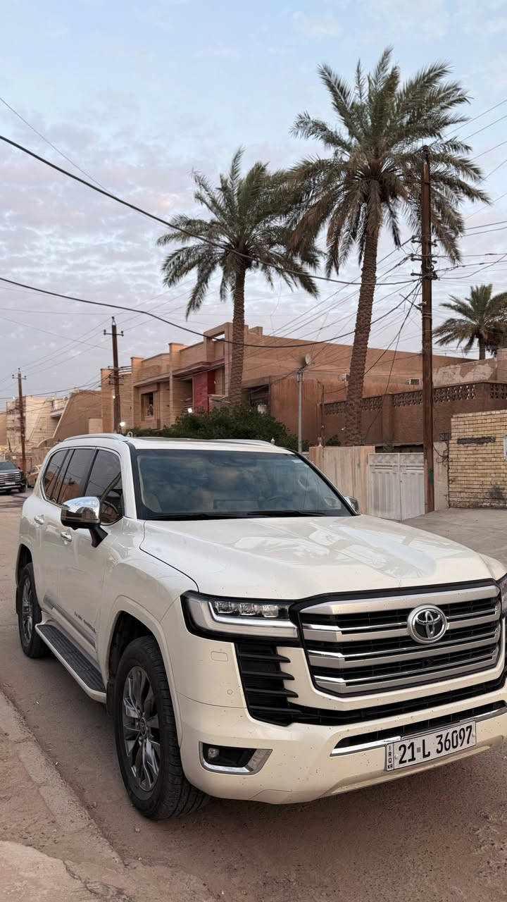 سلام عليكم لاند كروز موديل 2023VX. TWIN. TURBO. ماشيه 45km فول مواصفات لمتد سياره مكفوله كفاله عامه على أيدنه من شركه رقم سليمانيه 
تضليل بل سنويه بسمي سياره تحويل ثاني يوم 
سعر 710 بيها مجال لشراي 
مكان سياره /بغداد /الأمين ثانيه / معلمين/***********
