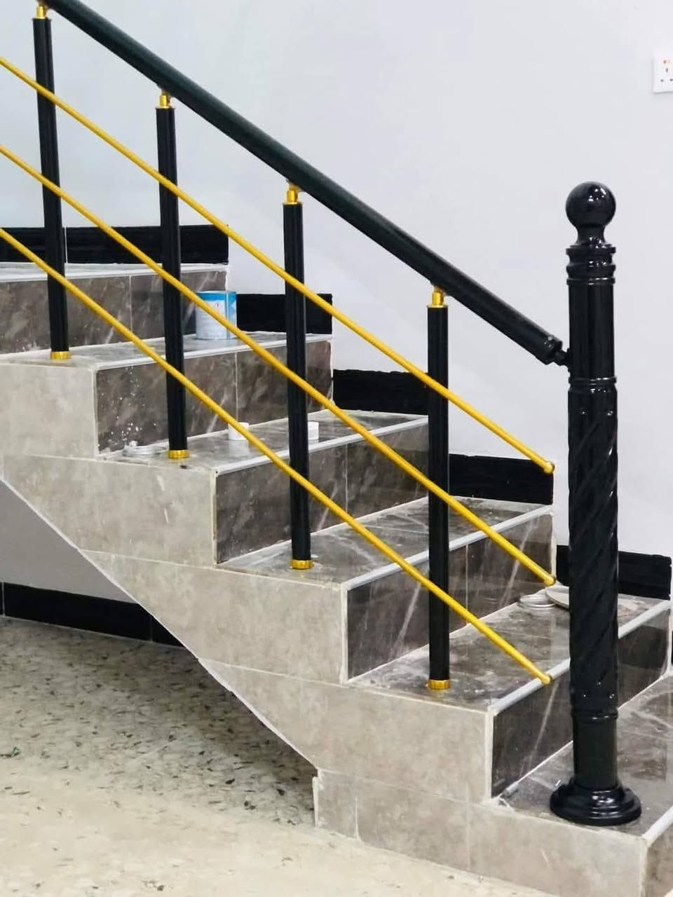 زجاج محجرات كاونترات 
بسعار تنافسية 
مع الاضمان الحقيقي... 
العنوان .. طويريج 
واتساب... ***********
هاتف. ***********..
