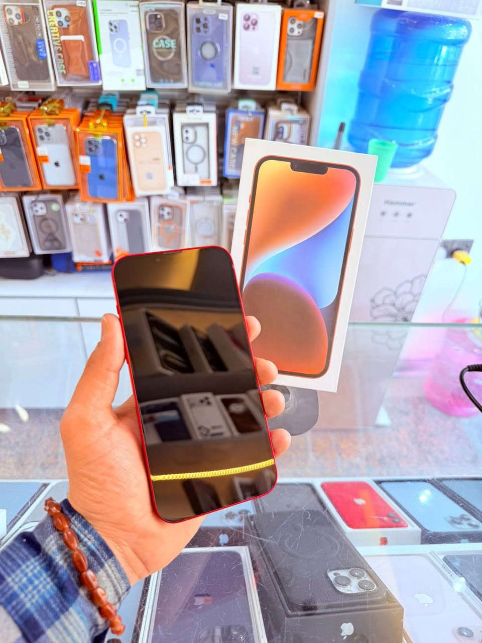 جهاز ايفون 14 بلص ذاكرتة 128 بطارية 🔋 85‎%‎ جهاز شريحة اكترونية اي سيم 
نظافتة للجهاز 100‎%‎ جميع ملحقات الجهاز اصلية ويا للبيع او مراوس مكاني النجف استفسار اكثر اتصال *********** واتساب او اتصال ☎️
