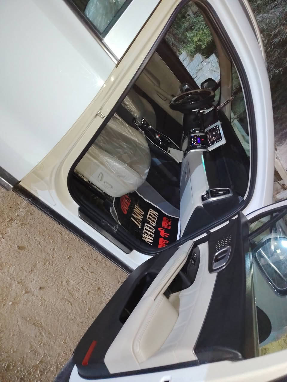 سورنتو موديل ٢٠٢٣ رقم بابل بسمي
ماشية ٧٥ فول ماعدا البانوراما أرقام جديدة هزة جديدة
السعر ٢٨٥ وبيها مجال قليل. بيع او مراوس حسب القناعة


**إذا كنت صاحب هذا الإعلان وتريد حذفه لأي سبب، رجاءا أرسل رسالة إلى الدعم الفني**