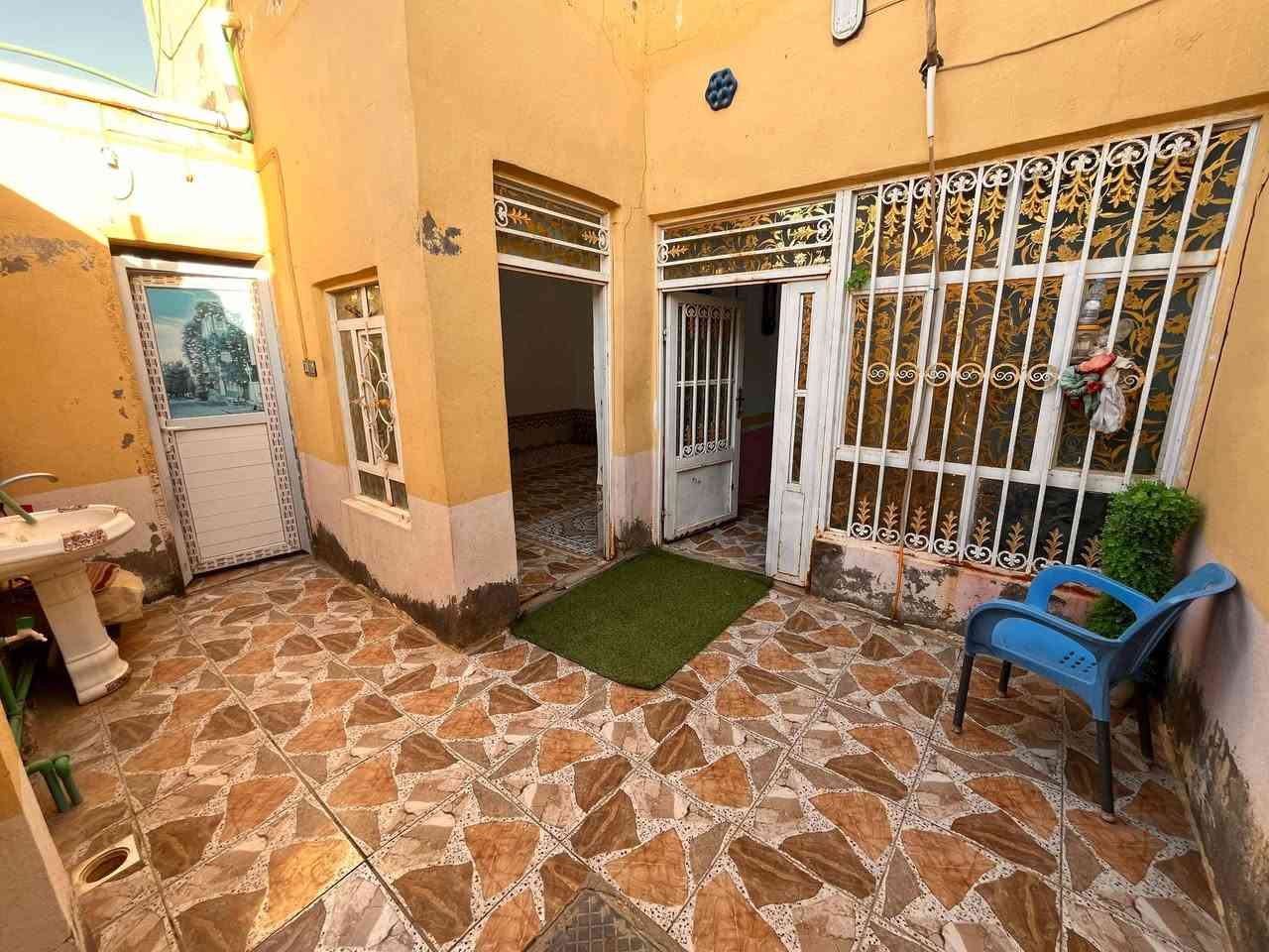 دار البيع مساحه 100 قرب النفوس ***********
