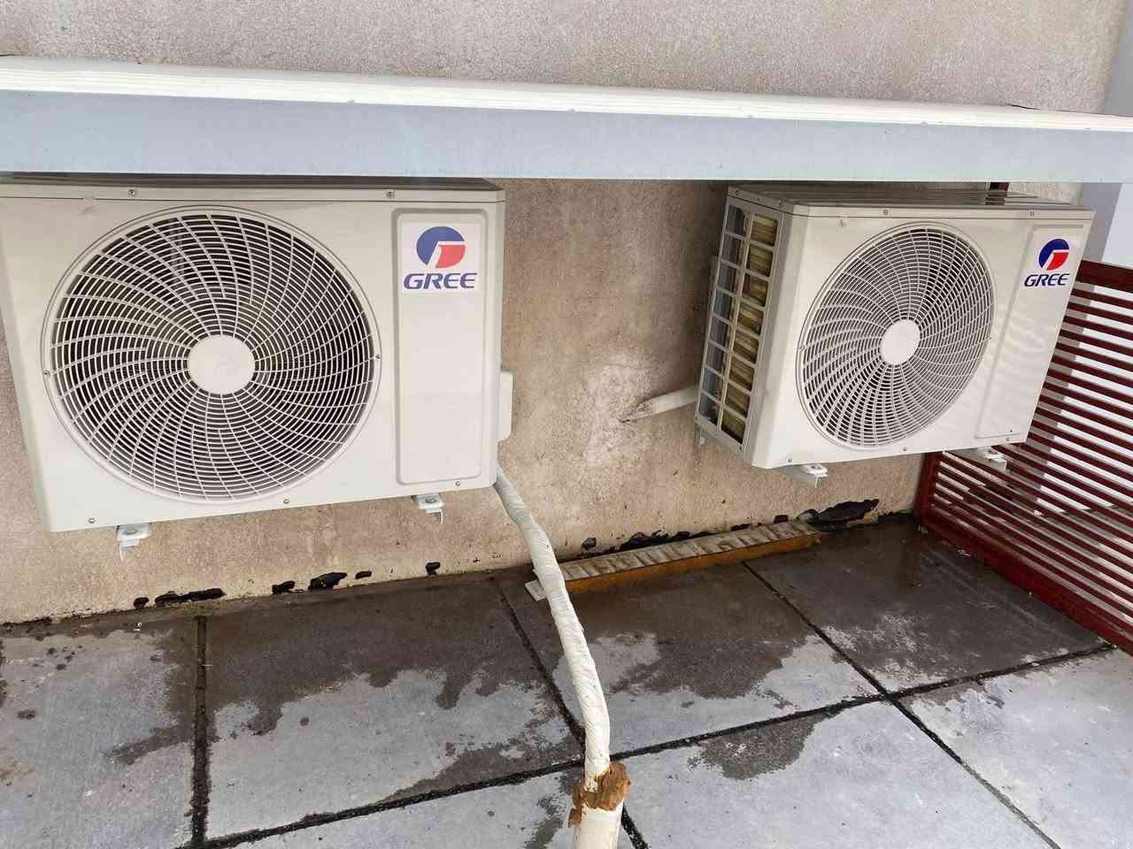 متابعه الصفحه فضلاً وليس امراً
ورشة ابو يزن وبافضل فنيون متخصصون في تركيب وصيانة وإصلاح أنظمة التبريد والتكييف، سواء كانت منزلية أو تجارية 
يشمل عملهم فحص الأجهزة، تحديد الأعطال، تبديل القطع التالفة، تعبئة غاز التبريد، وضبط الأنظمة لتعمل بكفاءة وأمان
. كما أنهم يمتلكون معرفة فنية وتقنية حول كيفية عمل أجهزة التبريد والتهوية، ومهارات يدوية لاستخدام الأدوات والمعدات الخاصة بالصيانة.
بأدارة ابو يزن ***********

https://www.facebook.com/share/187d3KVMR6/?mibextid=wwXIfr
للاستفسار اكثر يرجى زياره الرابط
