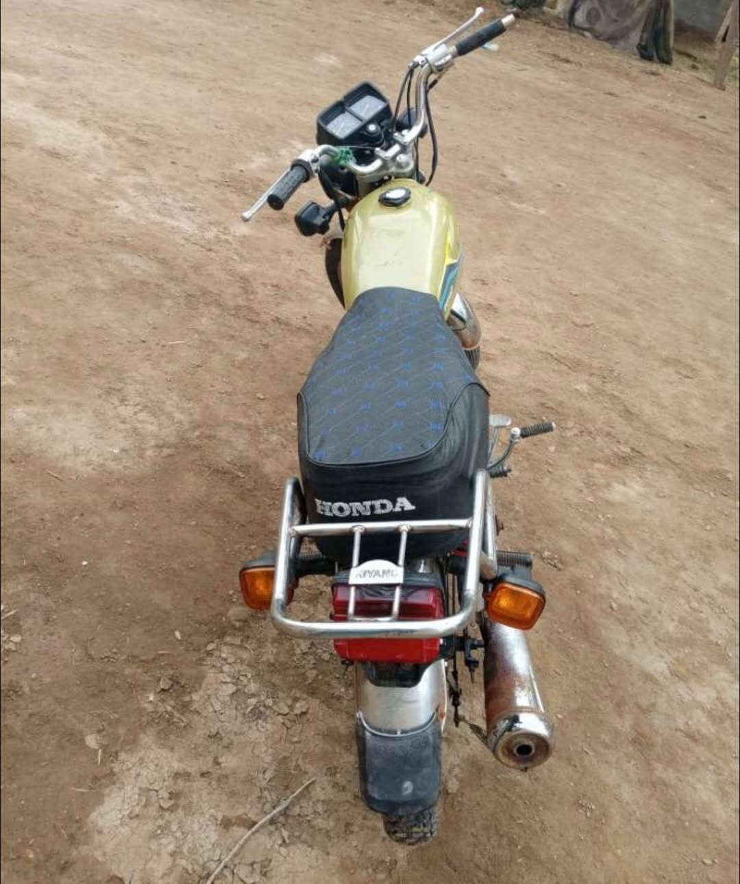 سيفان 5كير دراجه نضيفه السعر325 وبيها مجال مكان بابل الحمزه الغربي الغزالي اتصل ***********
