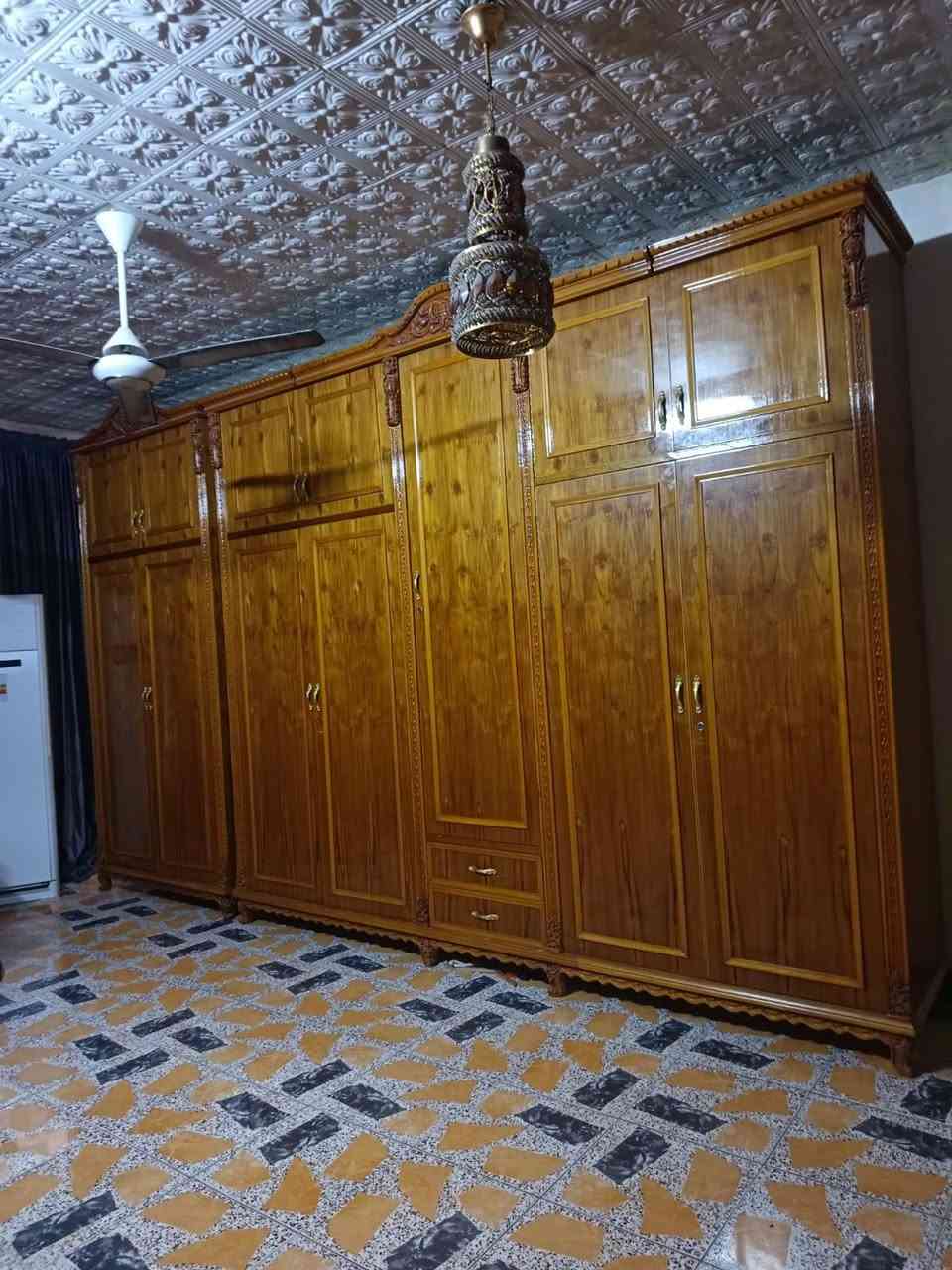 السلام عليكم غرفة نوم صاج مستخدمة سنه تفصال صاج عراقي كنتور خمسه باب وزاوية وجزامة ميز مرايه وجرباية ام الملحق العنوان بغداد كفاءات العبيدي رقم ***********
