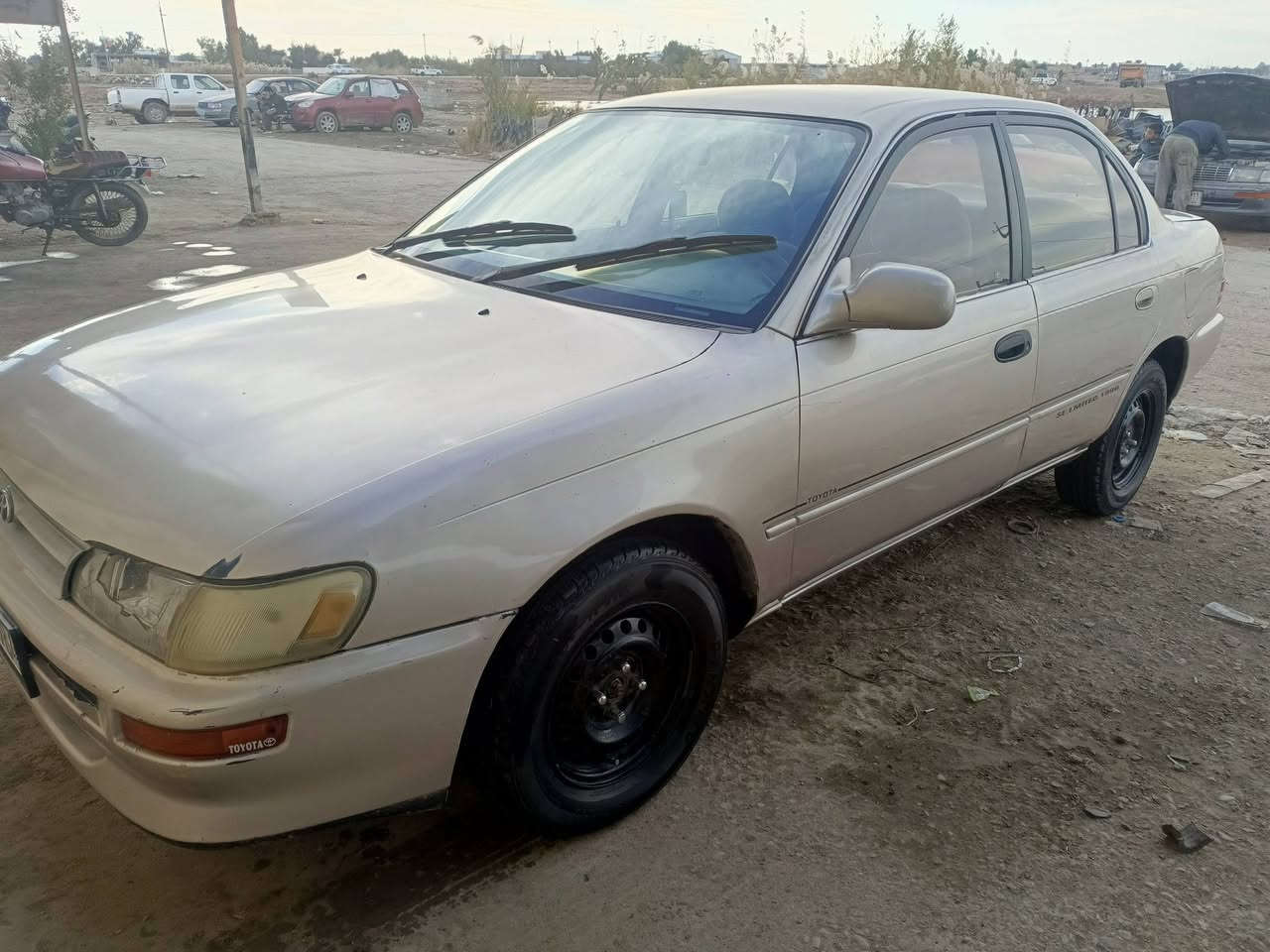 كورلا محوره موديل 1994رقمه بغداد دولي
مكفول من الصبغ الضربه والخياس 
محرك وكير شادهن جدد صدر تخم تاير 
السعر 55 وبيه مجال العنوان واسط 
***********
