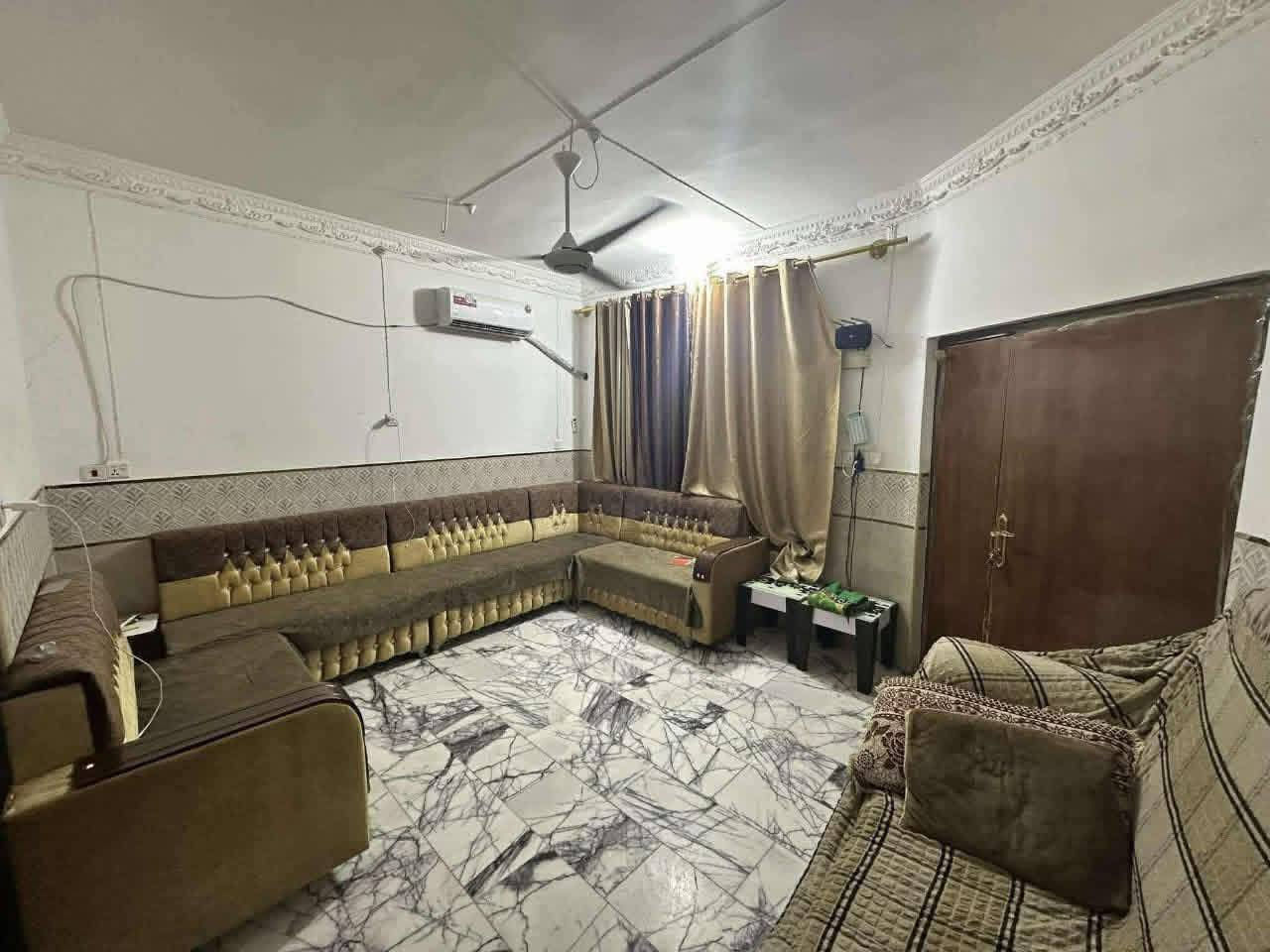 دار للبيــــــــــــــع  فــــي حي الزهراء خلف مدرسة المضريه
المساحــــــة  132 متر طابو صرف

      تفــاصيـل الــــدار  طابقين 

الطابــــــــــق_الأرضـــــــــــــي

غـــرفة نوم وصاله وكليدور ومطبخ ومجمع صحيات وطارمه

الطابـــــــــق_الثانــــــــــــــــي

غرفتين نوم ومجمع صحيات

للاستفسار ***********
مراجعة مكتب سومر للعقار نادر الاولى على الشارع الخدمي قرب حسينيه حنتوش
