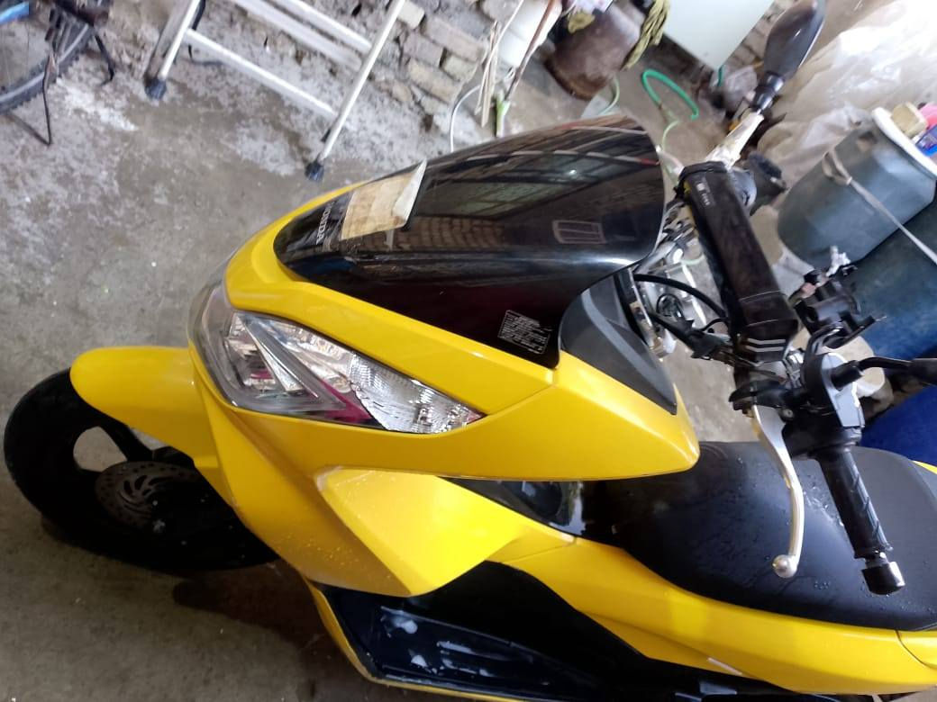 سلام عليكم دراجه PCX  جيل الثاني مكان ديالى نضيفه فول اتصل على رقم  ***********  اني مكلف بل نشر
