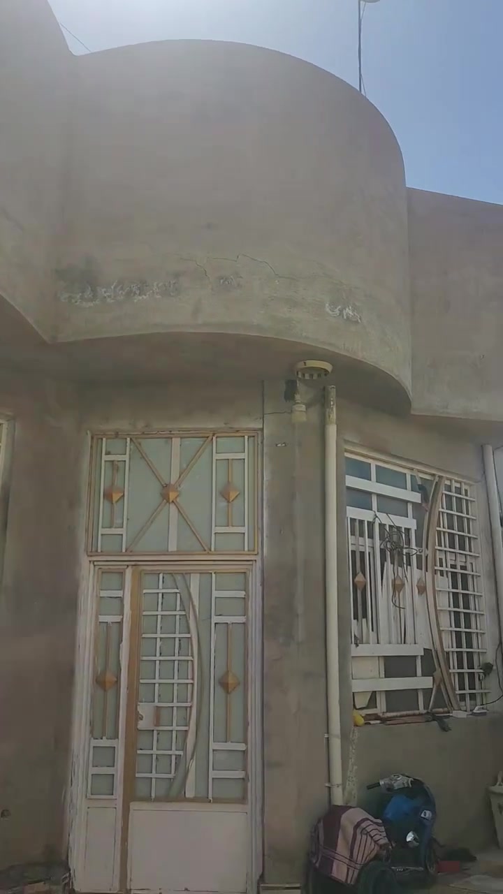 يالله اللهم صلي على محمد وال محمد بيت للبيع مساحته ١٥٠ متر سند ٢٥ تفاصيل أكثر داخل الفيديو العنوان كربلاء طويريج مقابيل مطعم التراث للاستفسار *********** عقارات تاج القمه شارع أربعين مقابيل الطابو السعر ٦٥ مليون مع المجال
