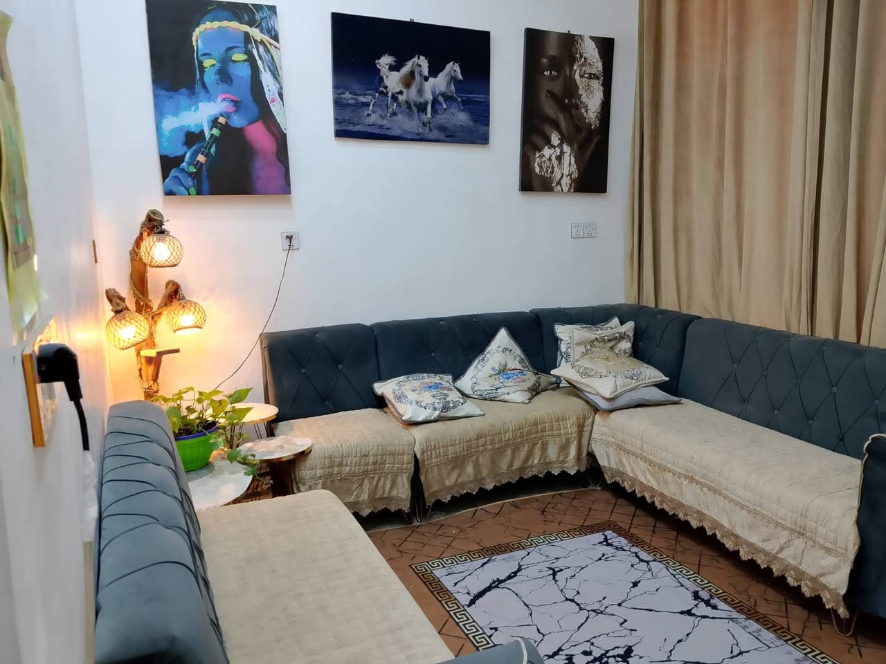 سلام وعليكم بيت للبيع مساحه 75متر زعفرانيه
***********
