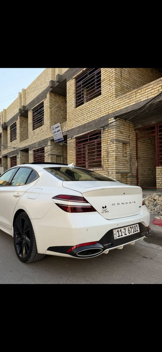 سلام عليكم
جنسس G70 2023 حادث السياره ابيعلك صبغ حزام مكفول من الكص ومن كلشي فقط صبغ 
6 سلندر توين تيربو دفع خلفي )
ماشيه18 الف ميل 
الون ابيض طافي
المواصفات برستيج اعلى فئه 
(بانوراما_كشنات جلد  بقلاوه _والسقف كنتارا 
داتاشو_ تدفئه وتبريد كشنات اماميه 
4 كامرات _شاشه كبيره _ترحيب شعار جنسس بالمرايات_خمس وضعيات قياده
تدفئه استيرن _رادار امامي خلفي _قياده ذاتيه_ تحديد مسار _ بيهه بعد هواي مواصفات )  
مكان السياره بغداد 
***********
