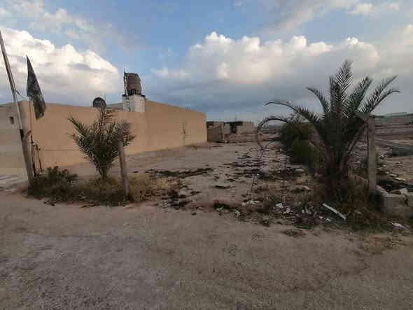 قطعه 200 متر عله طريق ياحسين عمود ٩١٥ داخل مجمع سكني تصلح حسينيه وتصلح دار سكن تبعد عن الحسينيات تقريبا ١٠٠ متر او ١٥٠ للاستفسار
***********
