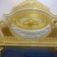سرير • مفروشات • غرفة نوم