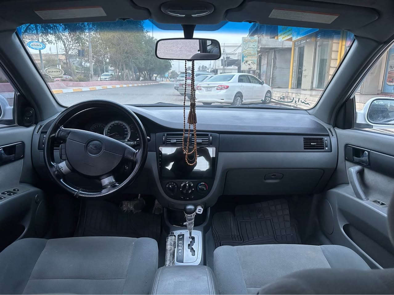 سيارة اوبترا 
موديل 2011
سيارة حلوة و كاعدة بدون مصرف 
تايرات جديد صدر جديد دواخل جديد 
بيها ضرر دوسة صبخ و هيلال صبخ مكانين تعديل 
رقم و سنوية جديد  و كوبون بنزين موجود 
سيارة ماشية 127 الف 
كير و محرك بشرط 
مكان سيارة كركوك حرية
السعر: 92 بي مجال 
*********** كركوك, العراق
