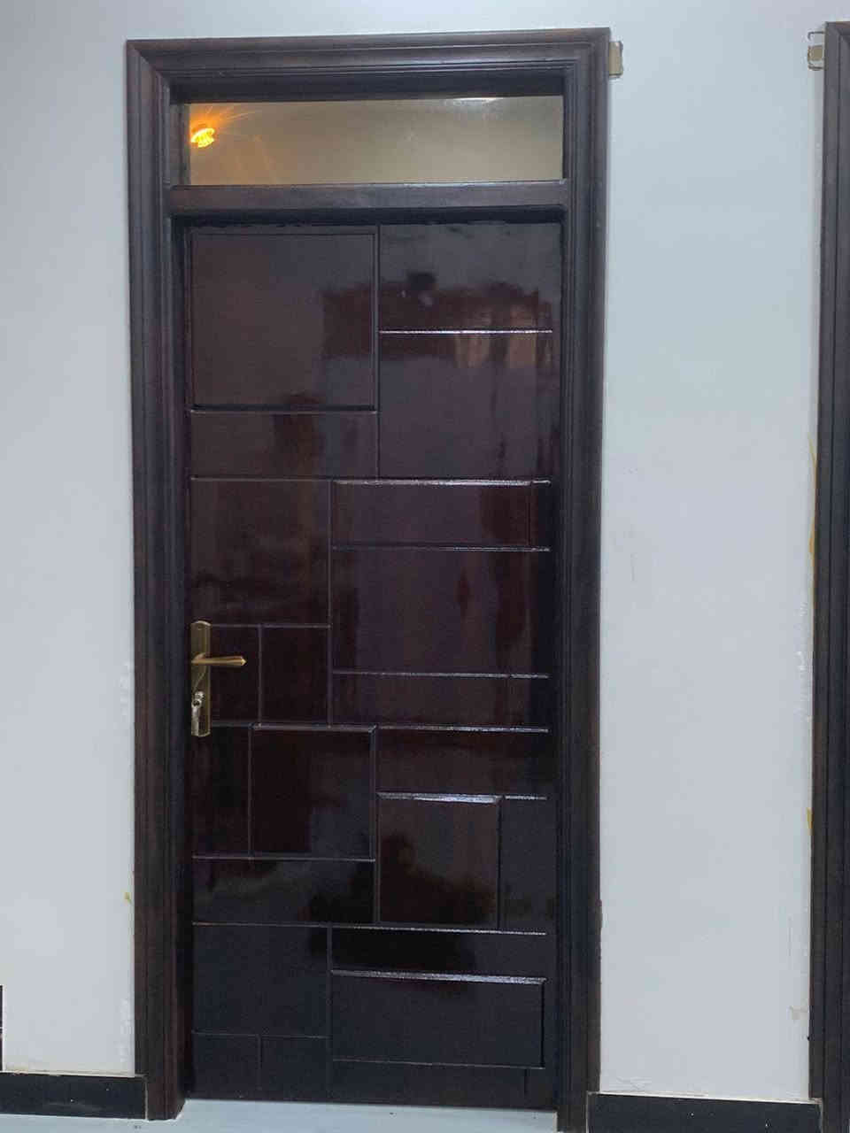 خشب طبيعي وطبع صاجي خشب 💯 جوده عاليه 
وضمان خمس سنوات 
نجاره الرحمه قرب البنزين خانه الفضليه شارع الاربعين 
***********
