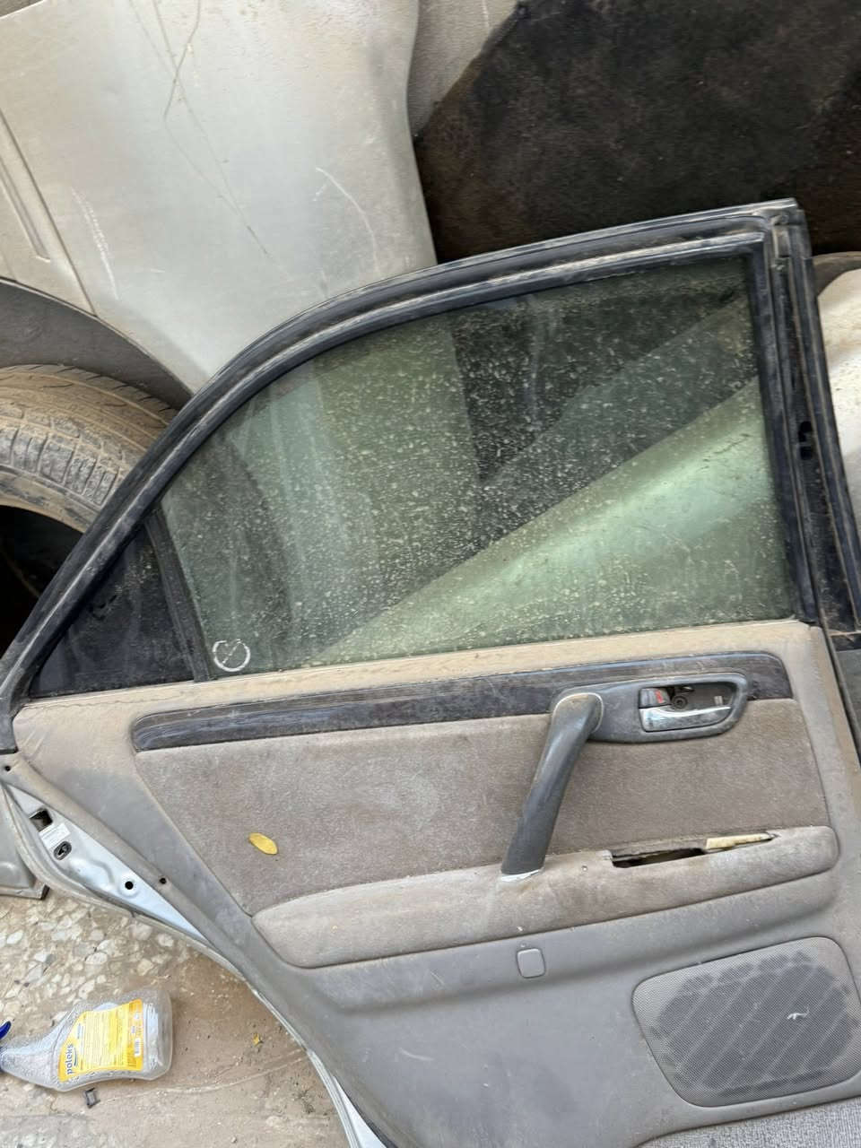 ٤ بيبان ملكة سلفري كرستال مع شباج بنيد مع بنيد وچاملغات أماميات النظافة ٧٠٪؜ مال صبغ يعني القطعة ب ٤٠ الف قفل مكاني نجف 
***********
