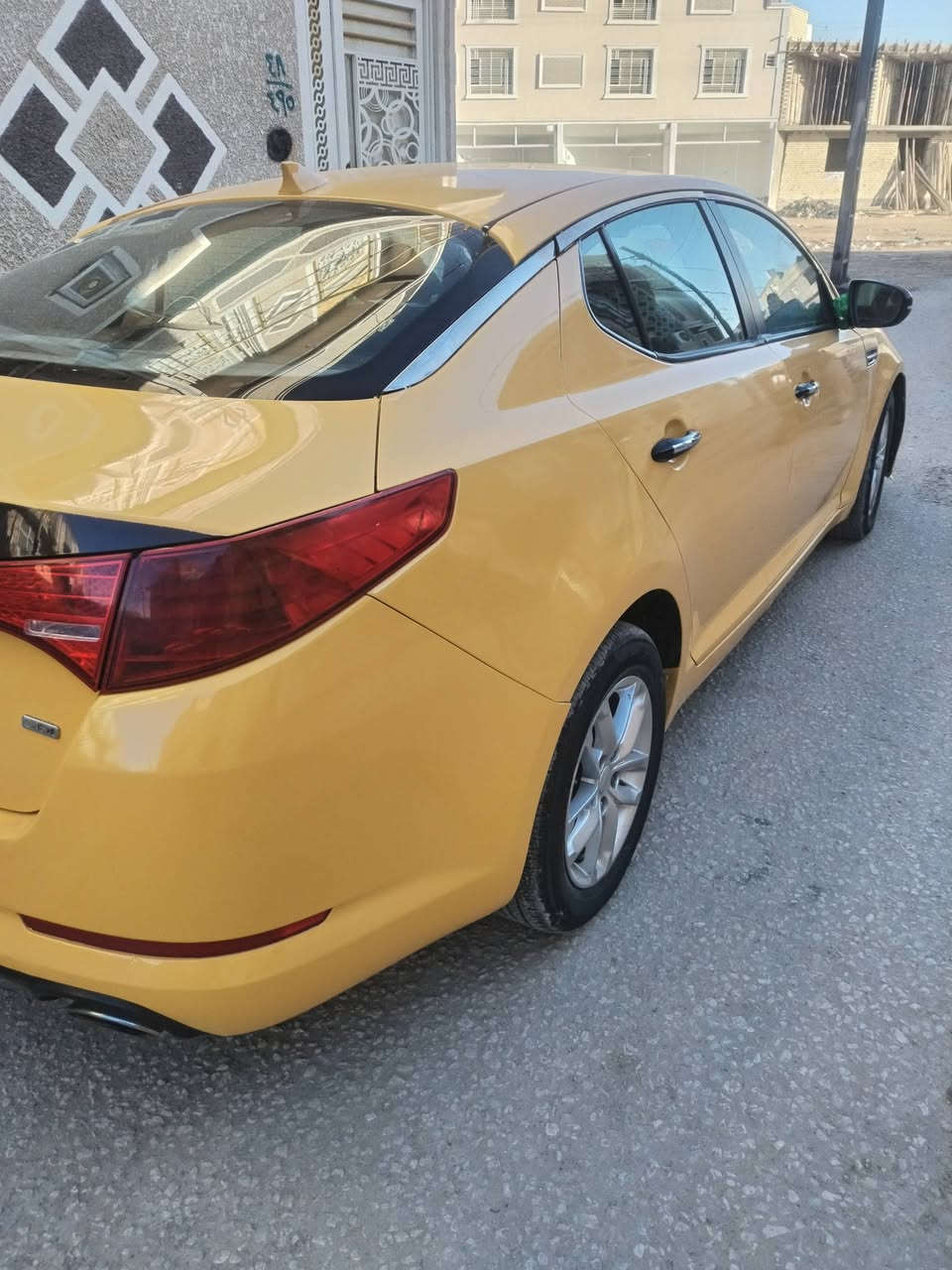 السلام عليكم
اوبتيما 2013 أمريكي 2400 جي دي اي 

سياره  فول مواصفات ماعدا البصمه والفاتحه 

 كير ومكينه فول
نقص حداديه جه السايق 
 تحكم ستيرن 
تكسي رقم كربلاء انكليزي الجديد مصفره 
سياره خير من الله بس نقص حداديه
محتاج واريد ابيعها 
سنويه وملسق رقم بغداد انكليزي 💯
اوديك اكعدك يم راعيها للمداور ثاني يوم 
السعر ٩٠  وبيها مجال حك الجيه فقط

الاتصال /***********
