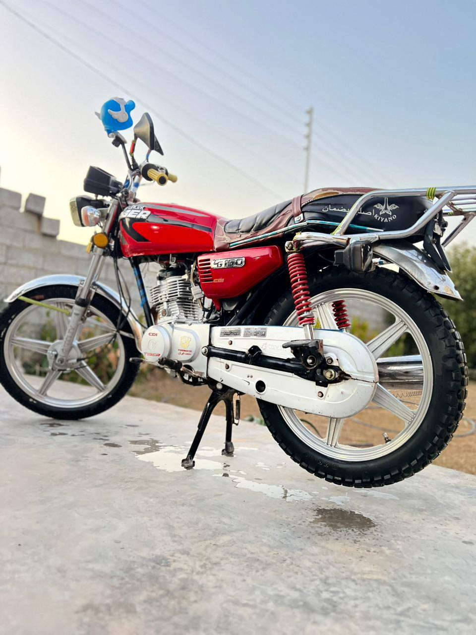 سلام عليكم دراجه يراني 4كير شوفت عينك دراجه جديده ريدهاا ب 400قفلهاا اوراق موجوده احول بسمك دراجه خير من الله لا تبخير لا بيهاا شي دراجه محرك مامفتوح مكان بسمايه قريه 10قريب ع الامين الهاتف ***********الخاص مفتوح خابر وتدلل
