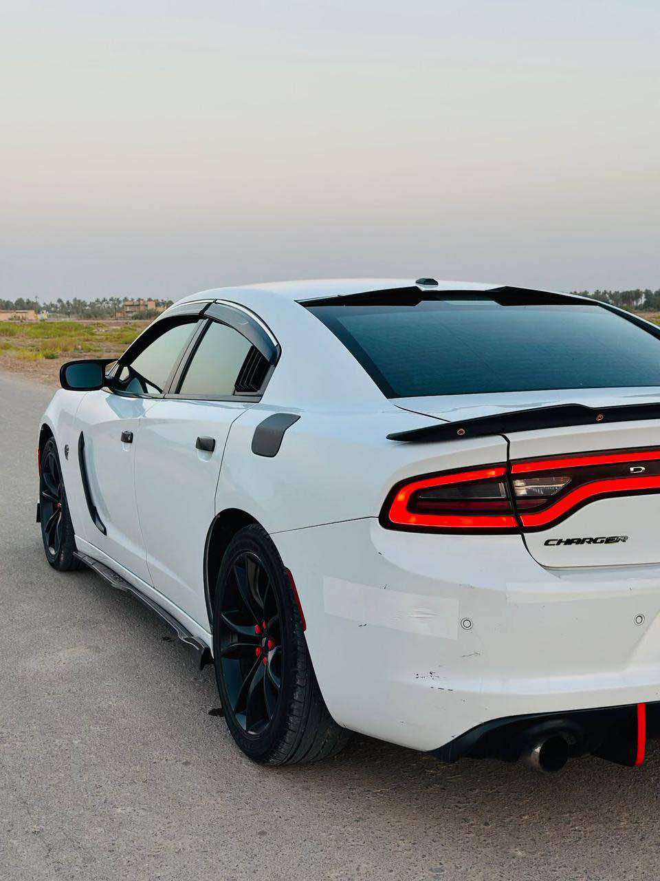 السلام عليكم 
دوج جارجر 2018 SXT
ضراره تبديل بيبان نفس لون كما مواضح بسونار ( صور امريكا وسونار موجود ) 
مواصفات SXT 
ماشيه 153 ميل
مرقم بغداد بسمي
السعر 178 
مكاني بابل القاسم
السياره جديده معنا كلمه ستعمال شخصي 
***********
