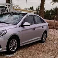 سوناتا موديل 2020  وارد كوري بانزين  مكينة 2000 دوش  مواصفاتها معروفة ...