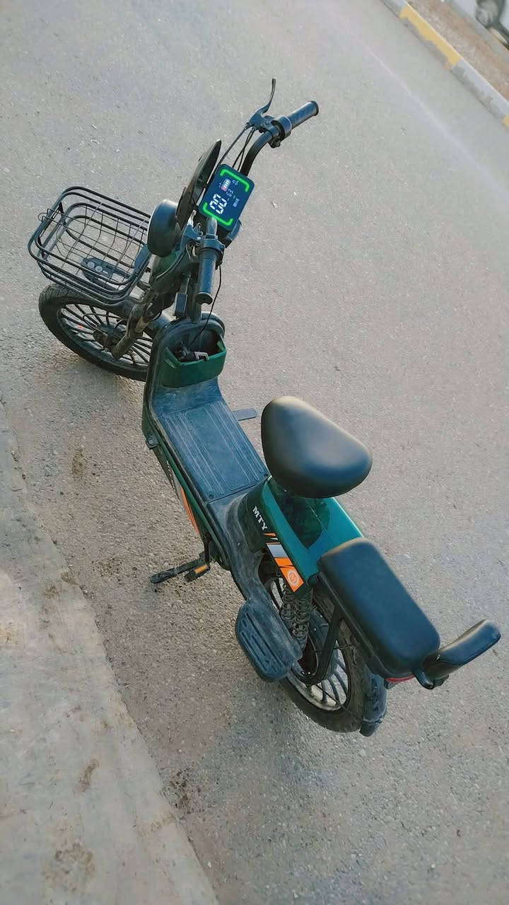 سلام عليكم بايسكل للبيع حجم 20 كل عيب ما بي 5 بطاريات جدد بل شرط كل عيب ما بيهن 
اشاير شغالات لايت عالي ناصي بي سويجات 2بصمه2 4دبلات خلفيه عنوان كركوك حي العسكري سعر 350 بي مجال ***********
