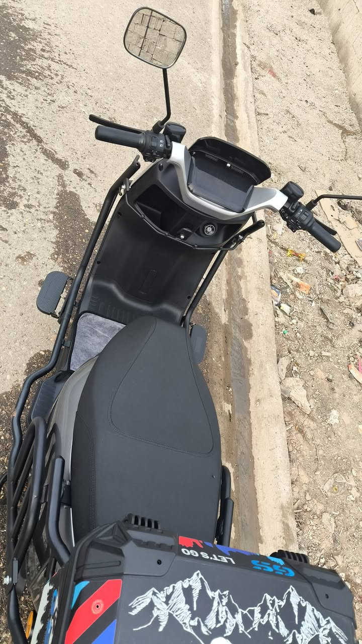 دراجه شحن للبيع السعر 750 وبيها مجال
***********
